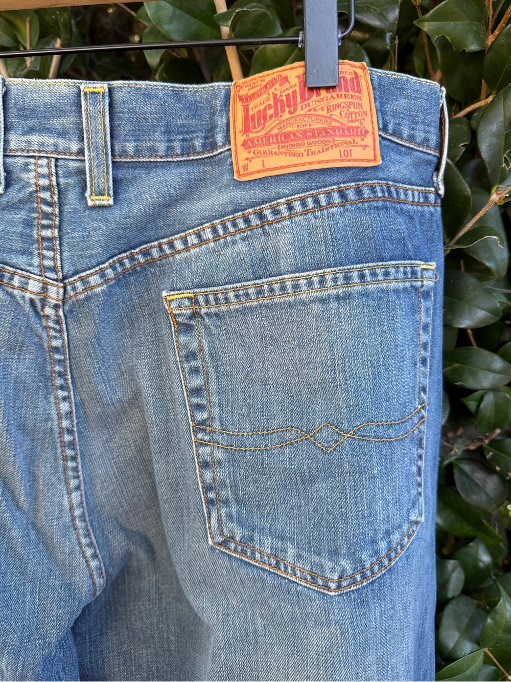 Lucky Brand Men's Medium Blue Relaxed Denim Jeans